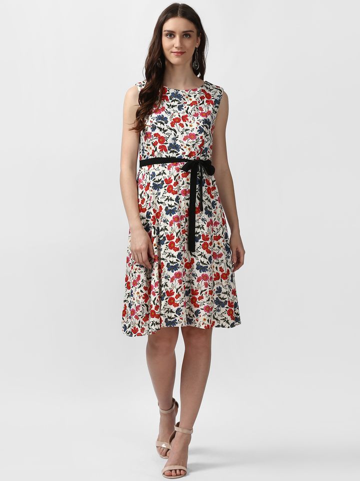 Knee Length Sleeveless Dress - Dresses 