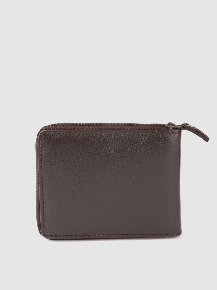 Buy Levis Men Brown Textured Zip Around Wallet - Wallets for Men 5568704 |  Myntra