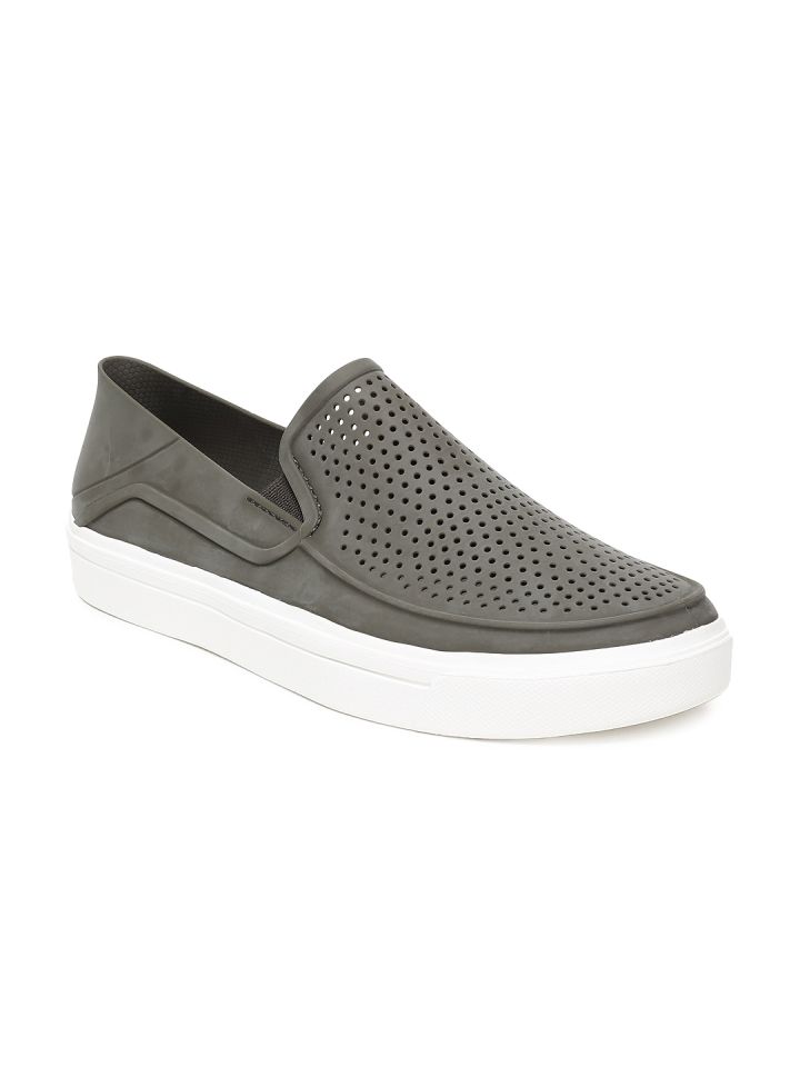 Crocs mens casual shoes clearance