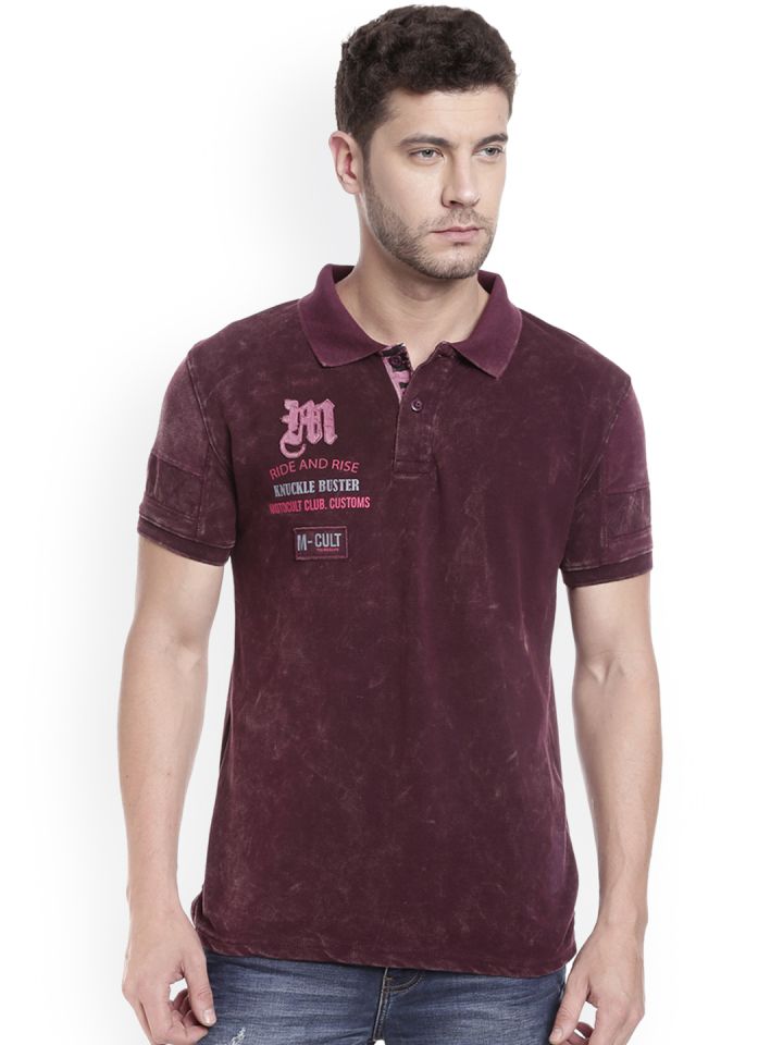 maroon t shirt with jeans