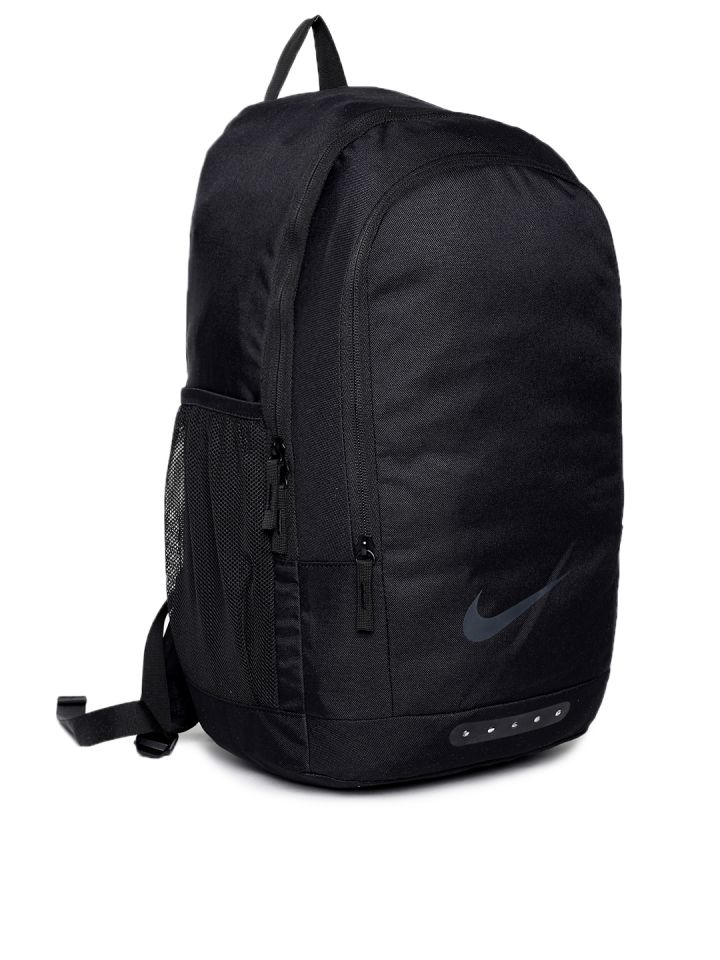 nike backpacks myntra