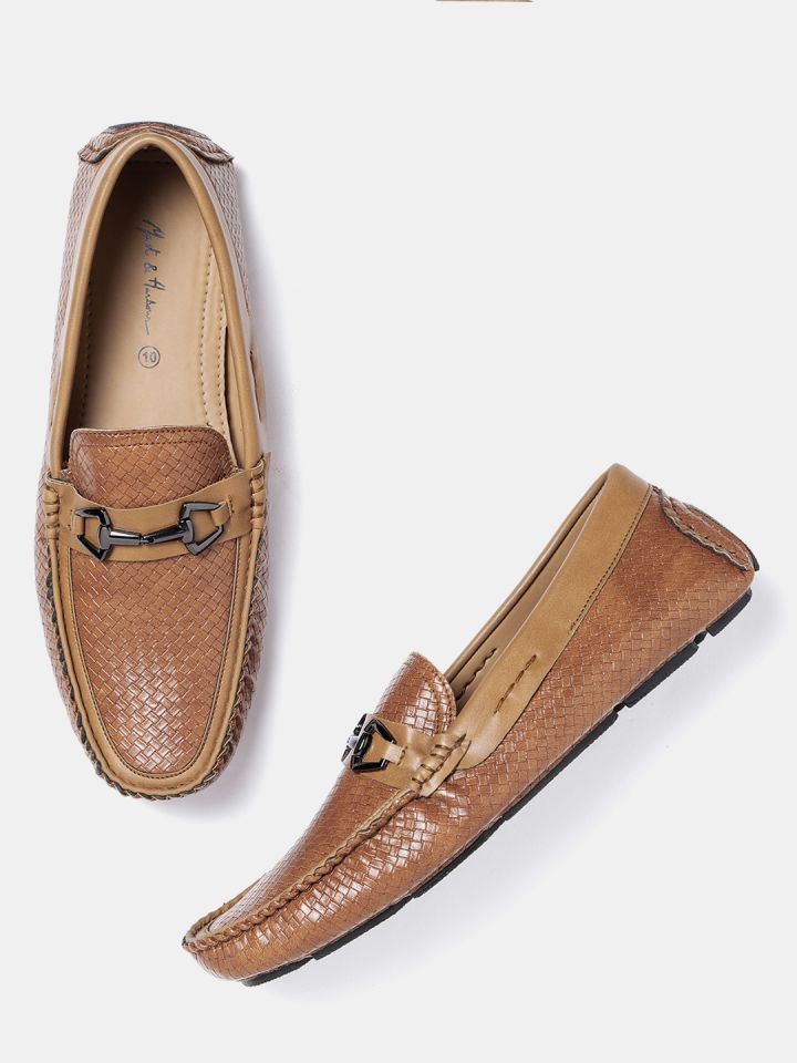 Mast and outlet harbour boat shoes