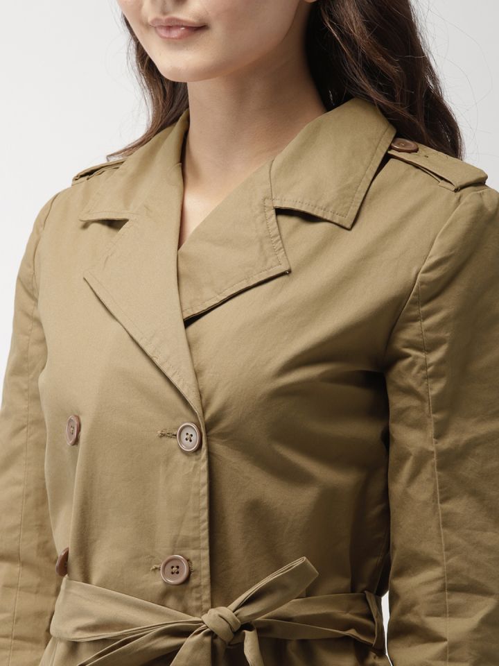 Bossini store trench coat