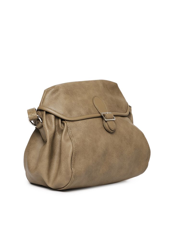 Myntra handbags baggit clearance