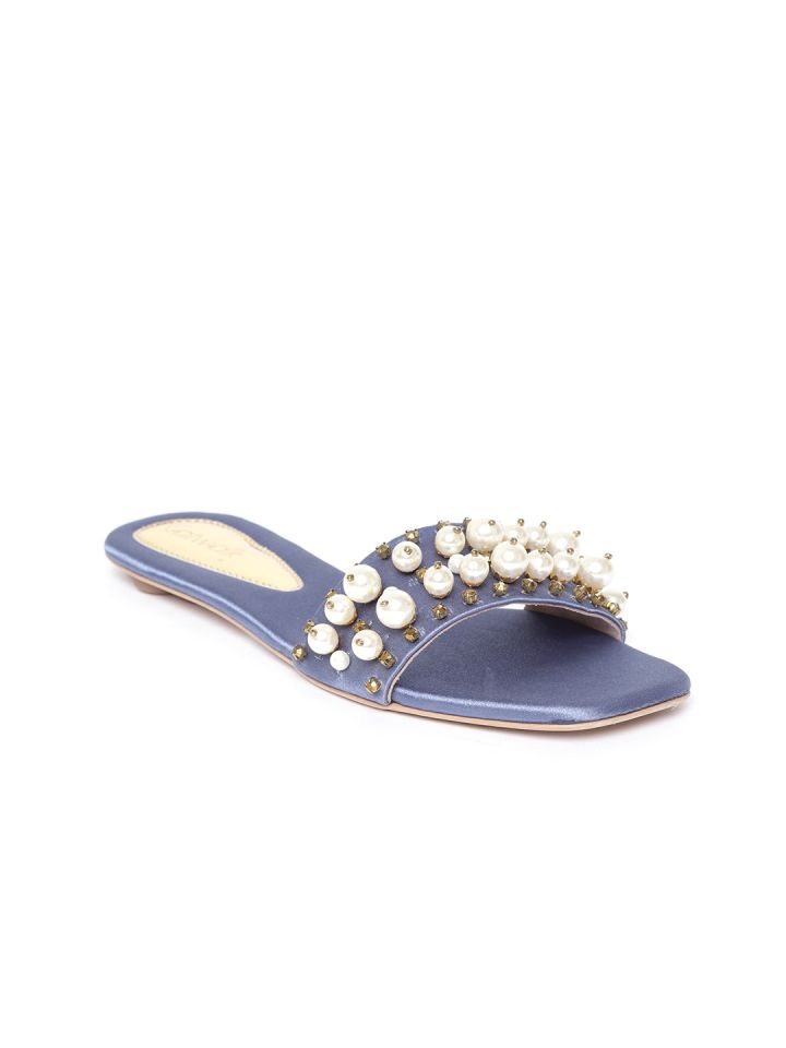 Catwalk sales flats myntra