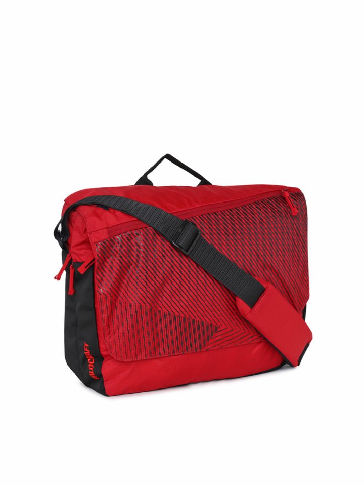 Wildcraft messenger sales bags myntra