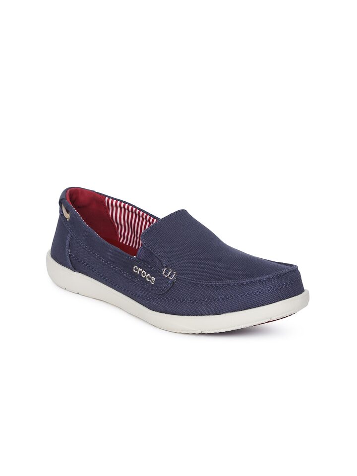 crocs navy blue shoes