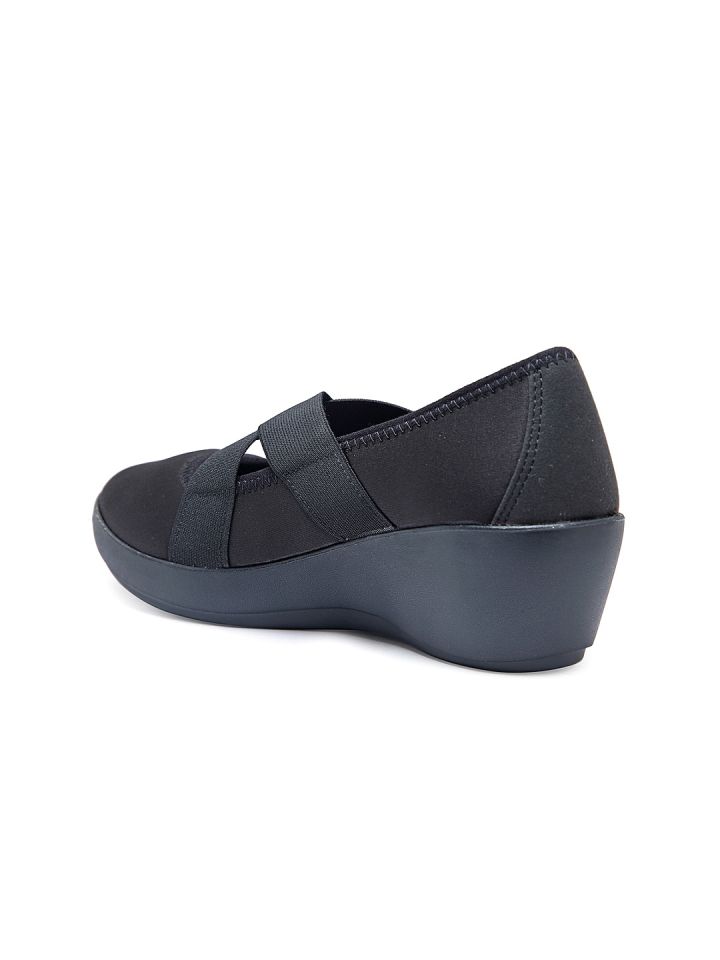 Crocs busy 2025 day strappy wedge