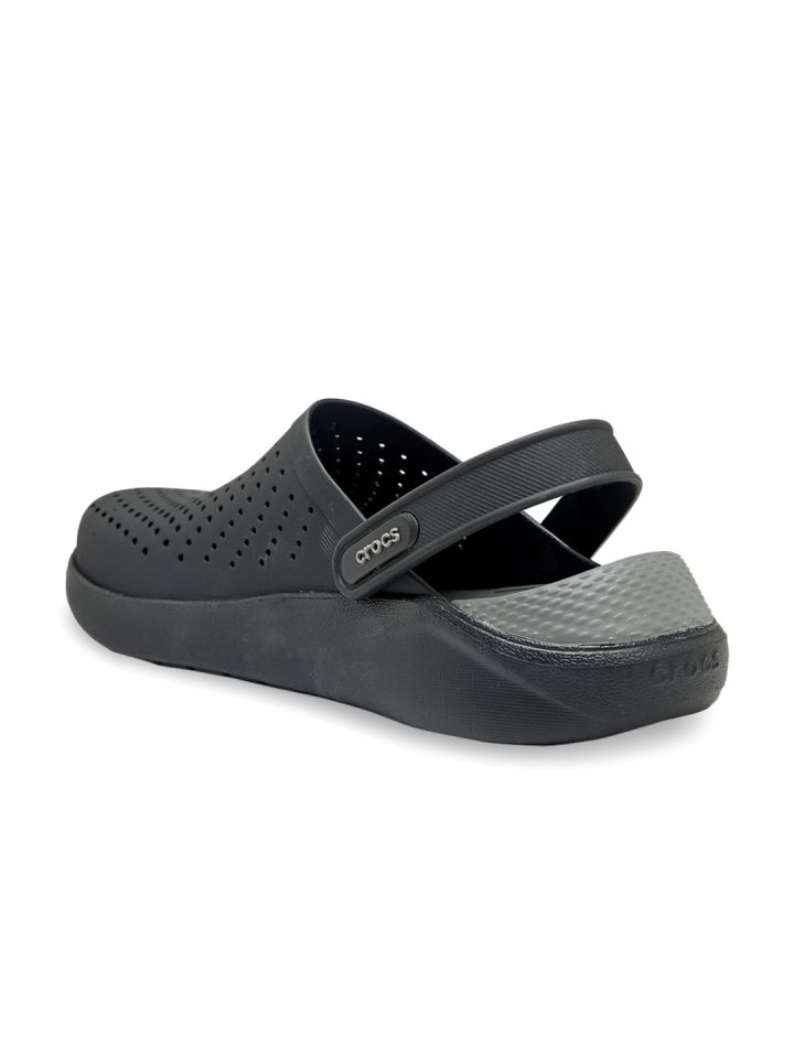 Crocs hotsell men myntra