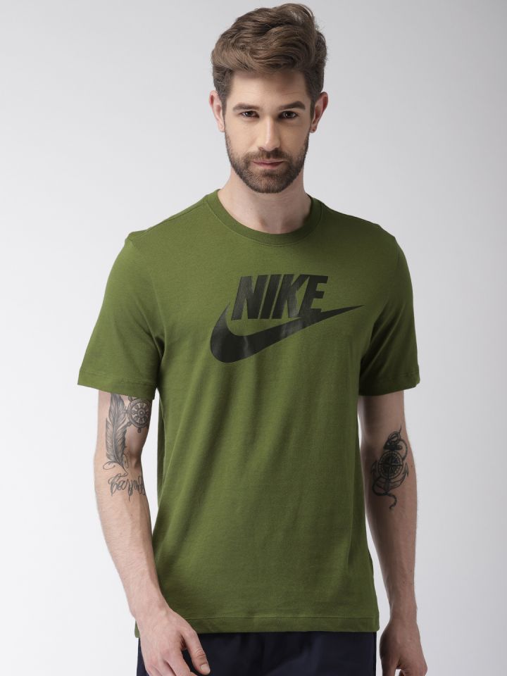 mens green nike shirt