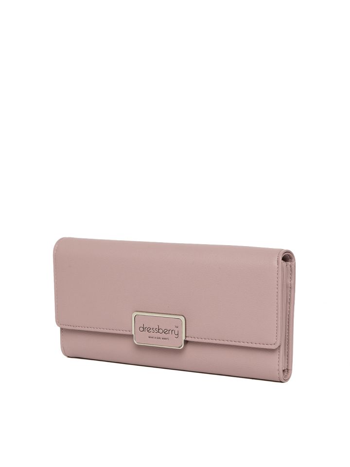 Mochi Women Beige Geometric Textured Two Fold Wallet Price in India, Full  Specifications & Offers