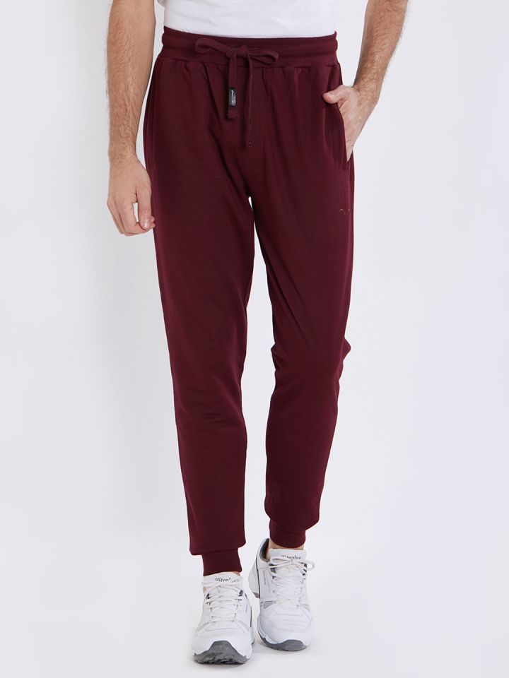 maroon joggers men