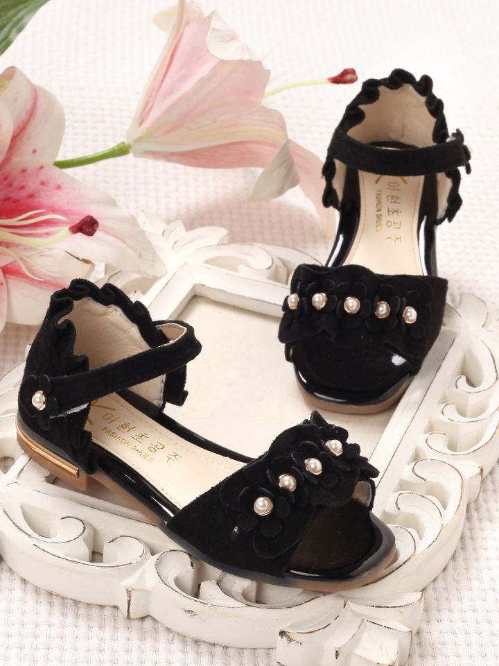 Buy Walktrendy Girls Black Comfort Sandals Sandals for Girls