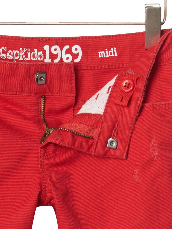 gap red shorts