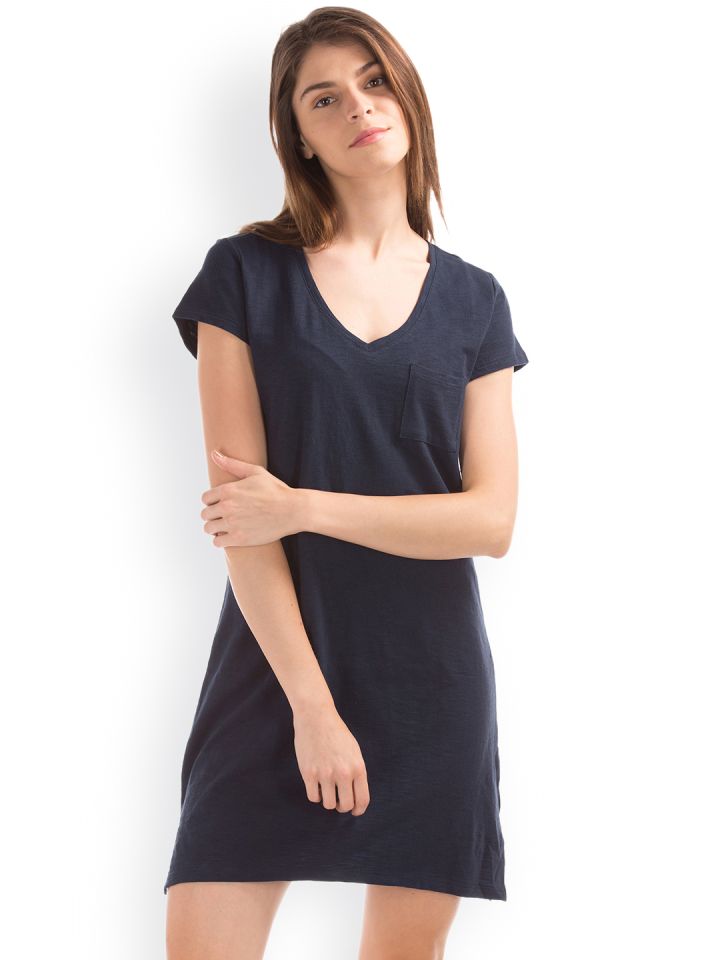 gap black t shirt dress