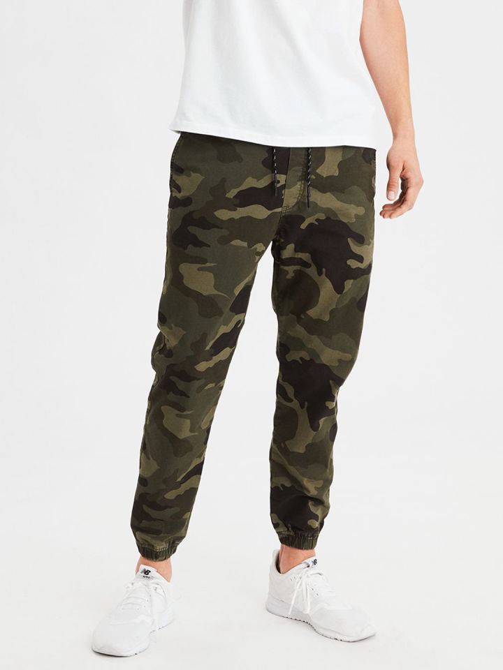 Buy AMERICAN EAGLE OUTFITTERS Men Green Regular Fit Camouflage