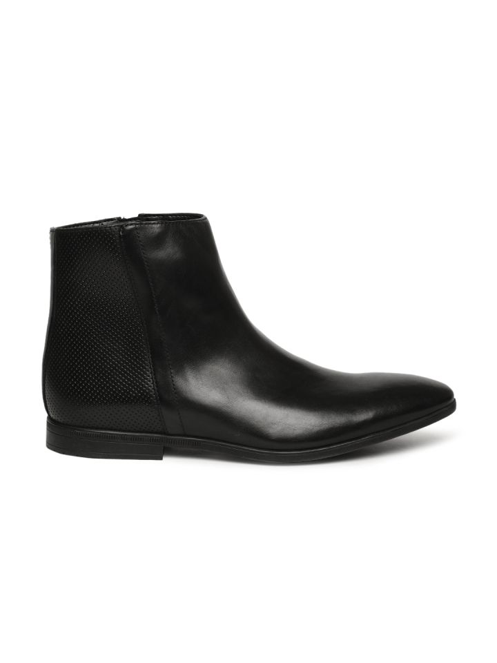Indien lammelse Studiet Buy Clarks Men Black Bampton Solid Leather High Top Flat Boots - Casual  Shoes for Men 7713783 | Myntra