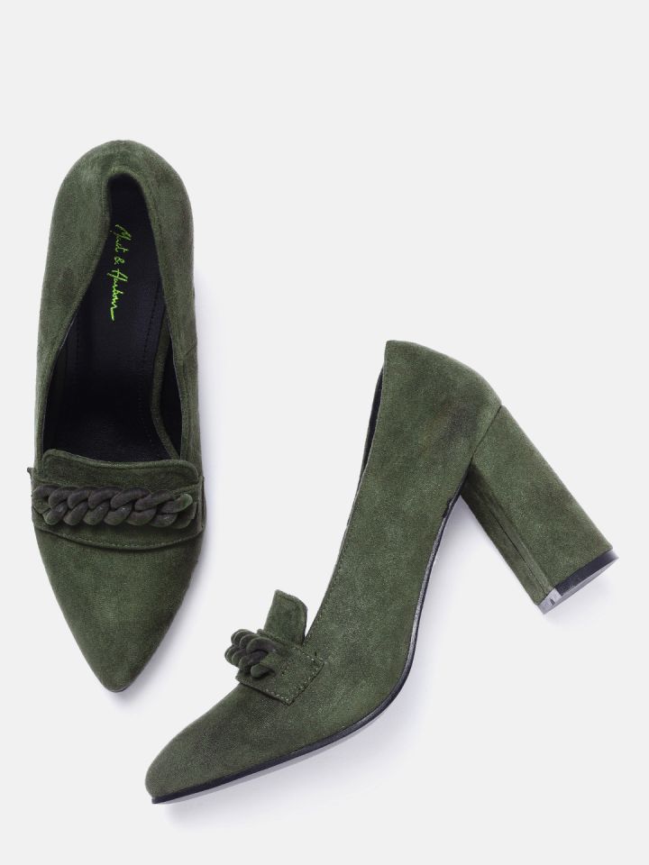 Olive green suede pumps 2025