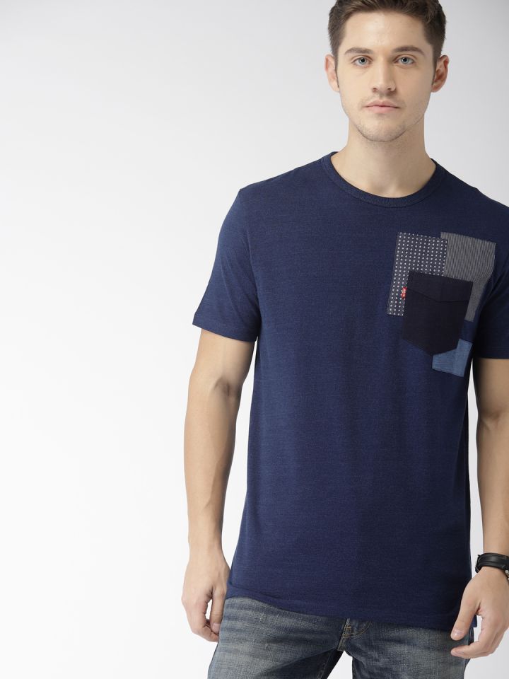 navy blue levis t shirt