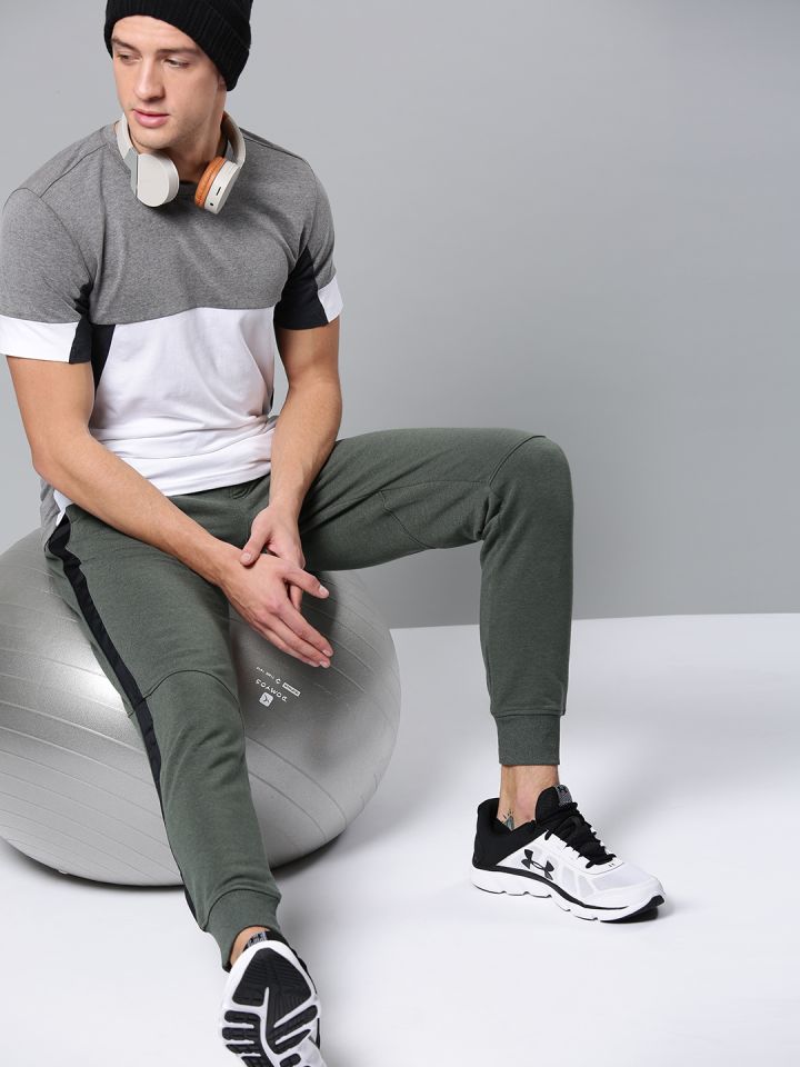 Under armour top blocked sportstyle