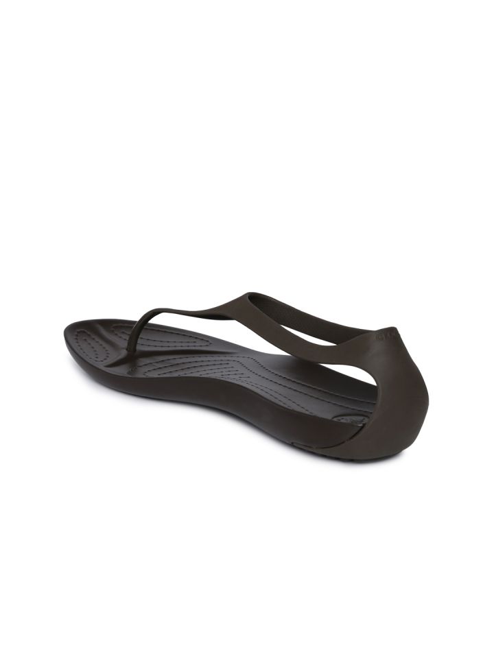 Crocs t online strap flats