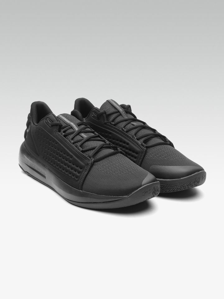 Men's ua torch outlet low basketball shoes