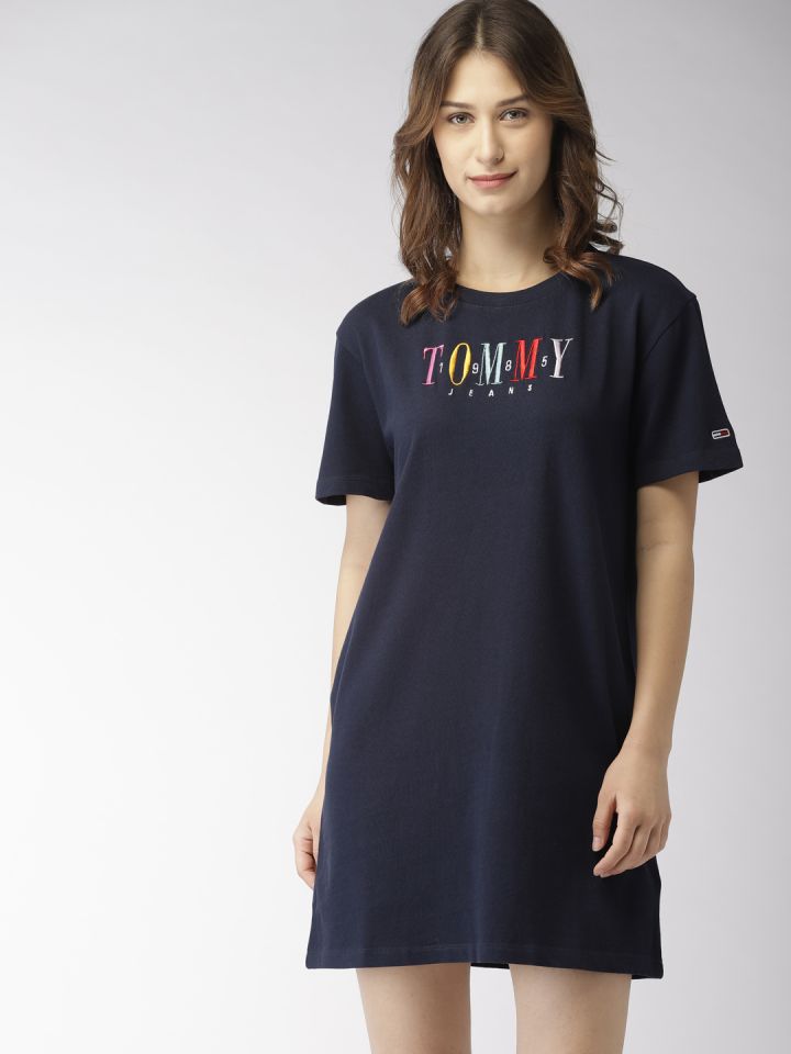 navy blue t shirt outfit women's