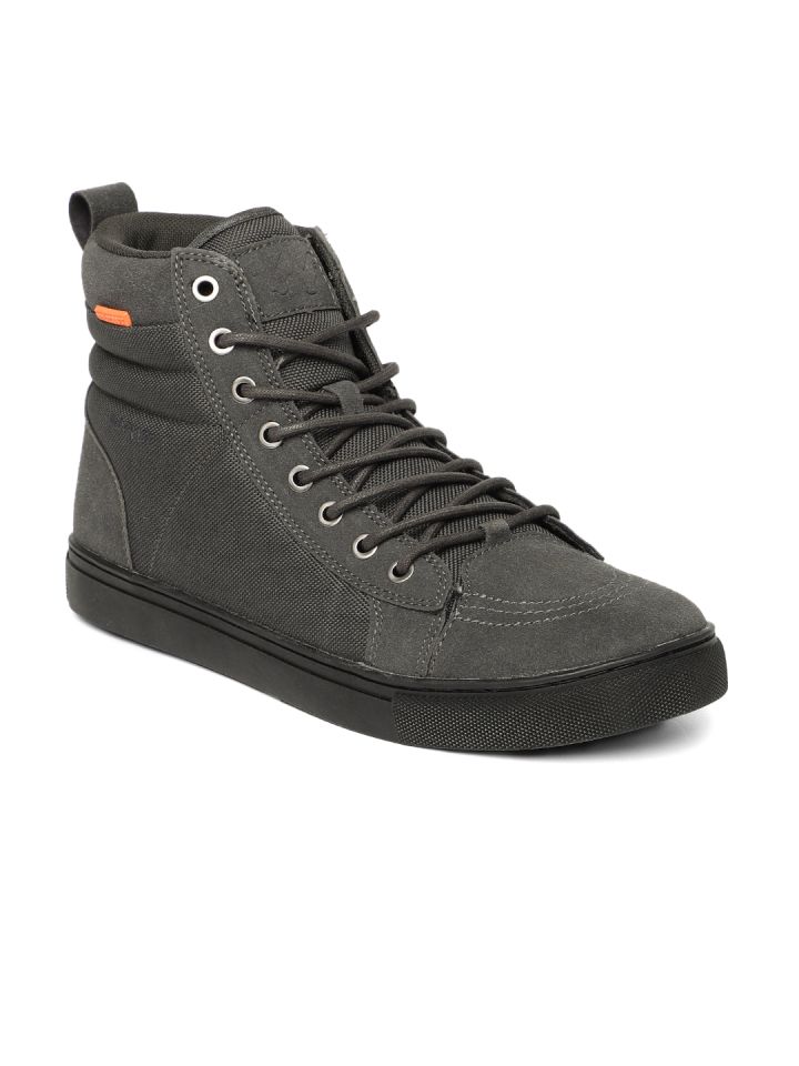 wildcraft slip on shoes