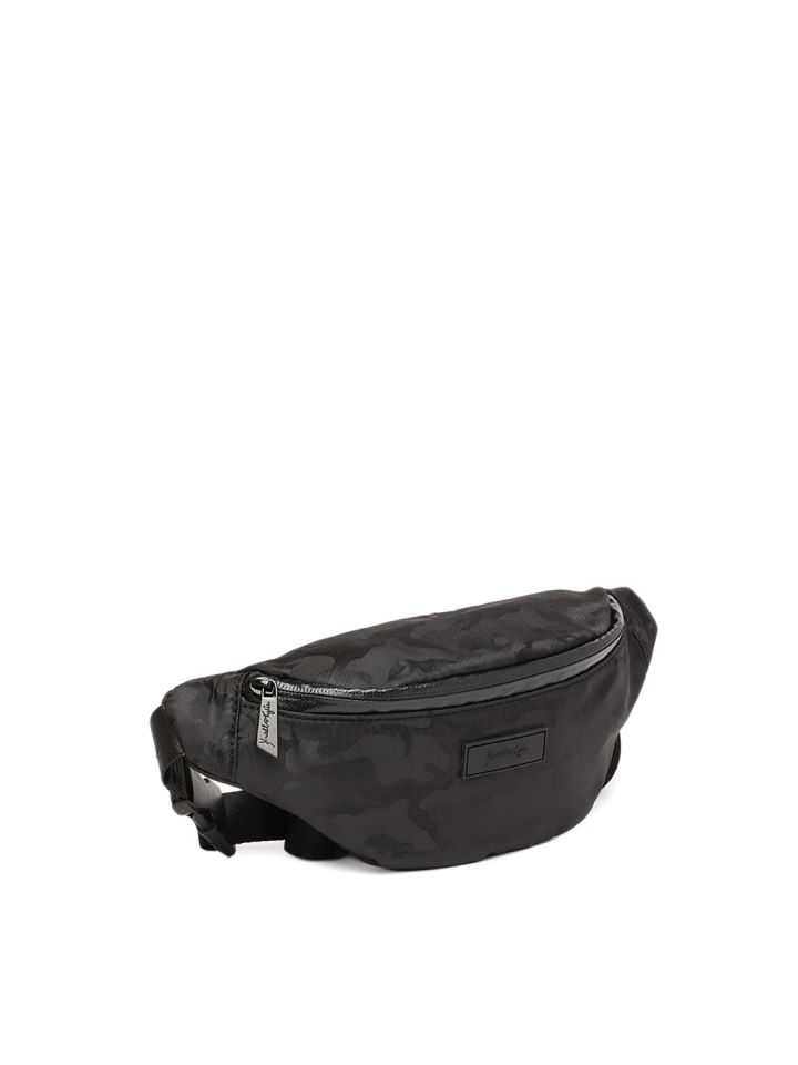 Buy FOREVER 21 Women Black Printed Waist Pouch Waist Pouch for