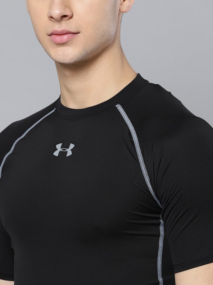 Buy UNDER ARMOUR Men Black HeatGear(r) Compression T Shirt - Tshirts for  Men 8903175
