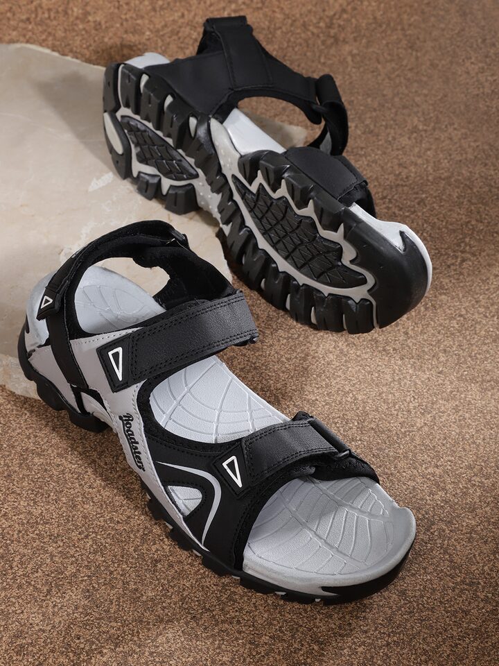 Buy The Roadster Lifestyle Co Men Black Sports Sandals - Sports Sandals for  Men 9024273 | Myntra