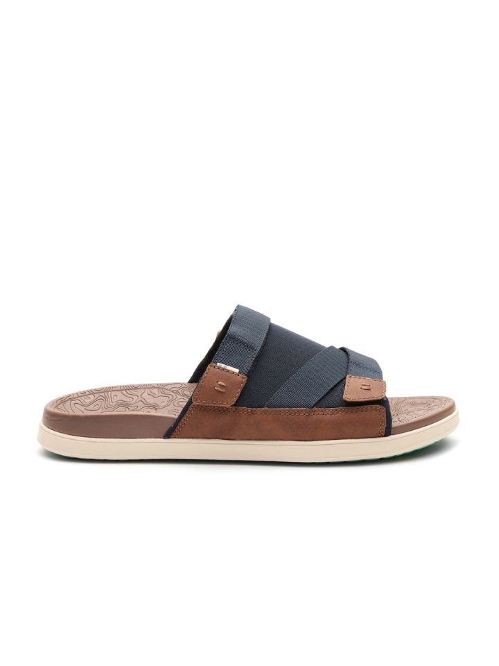 Toms flip flops 2025 mens