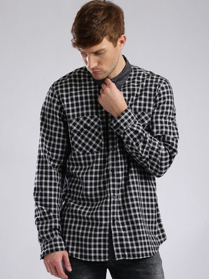 Guess black sale white shirt