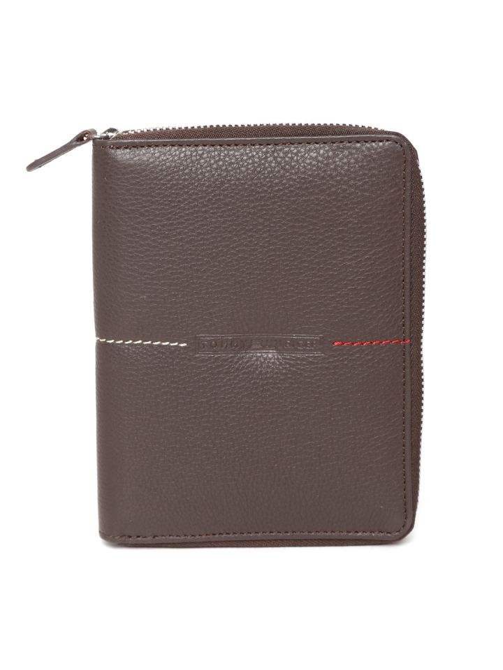 tommy hilfiger passport wallet