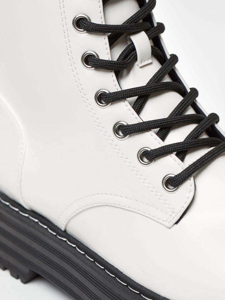 H and m white boots online