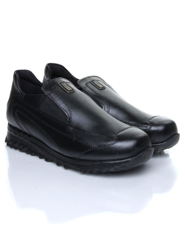 Force 10 top shoes on myntra