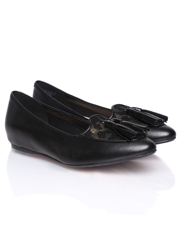 clarks flat shoes