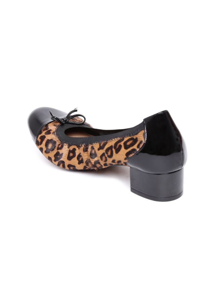 Clarks leopard pumps 2025