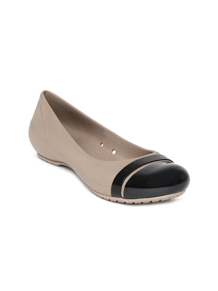 Crocs women's hotsell cap toe flat