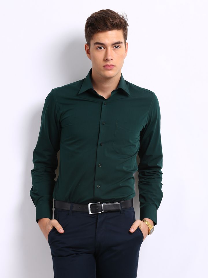 green shirt which pant