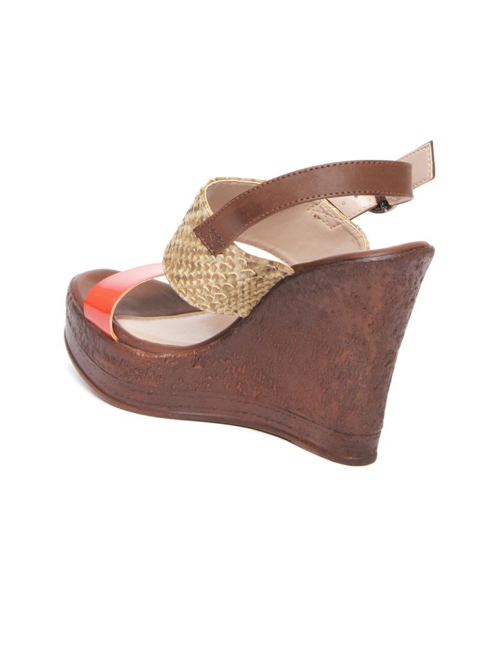 Catwalk hotsell wedges myntra