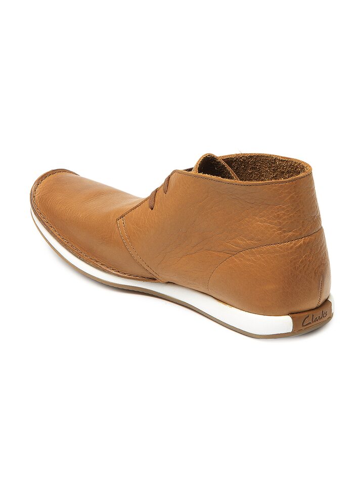 Buy Clarks Men Brown Newton Mass Leather Casual Shoes - Casual Shoes for  Men 189847 | Myntra