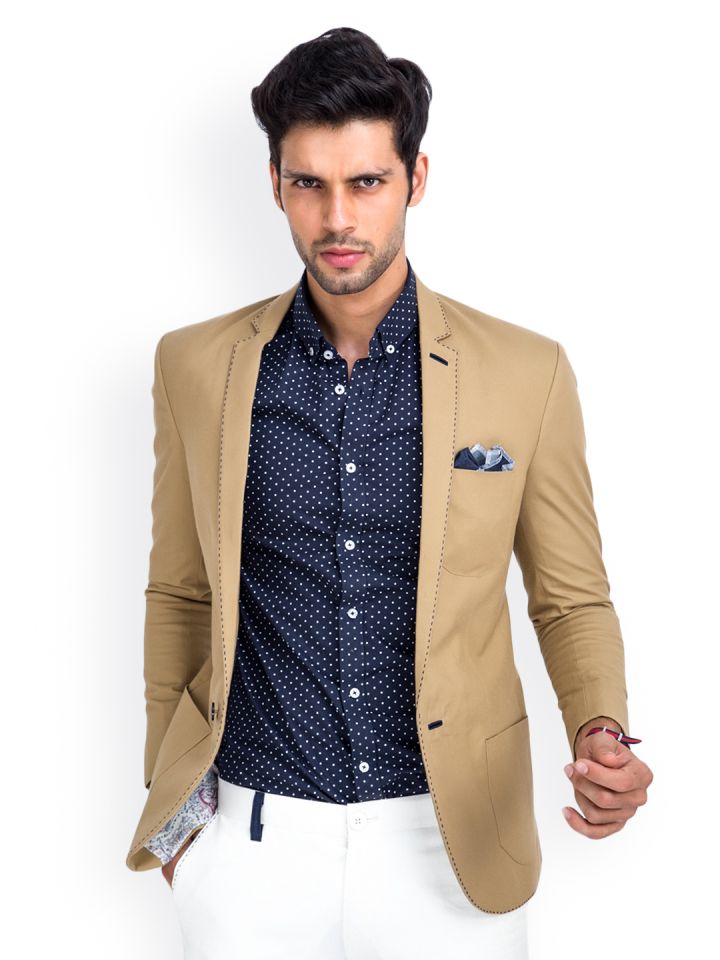 Favoroski blazers top