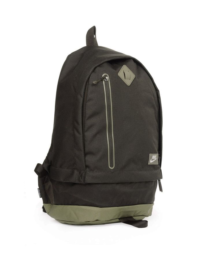 Nike cheyenne pursuit store