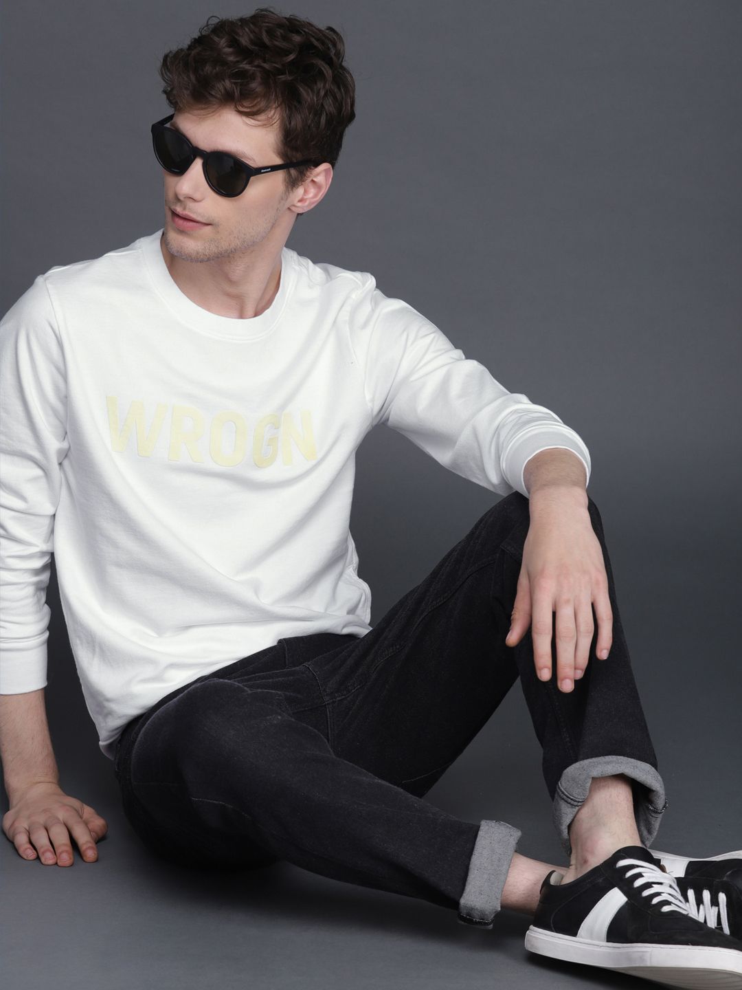 WROGN Men White Printed Slim Fit Sweatshirt