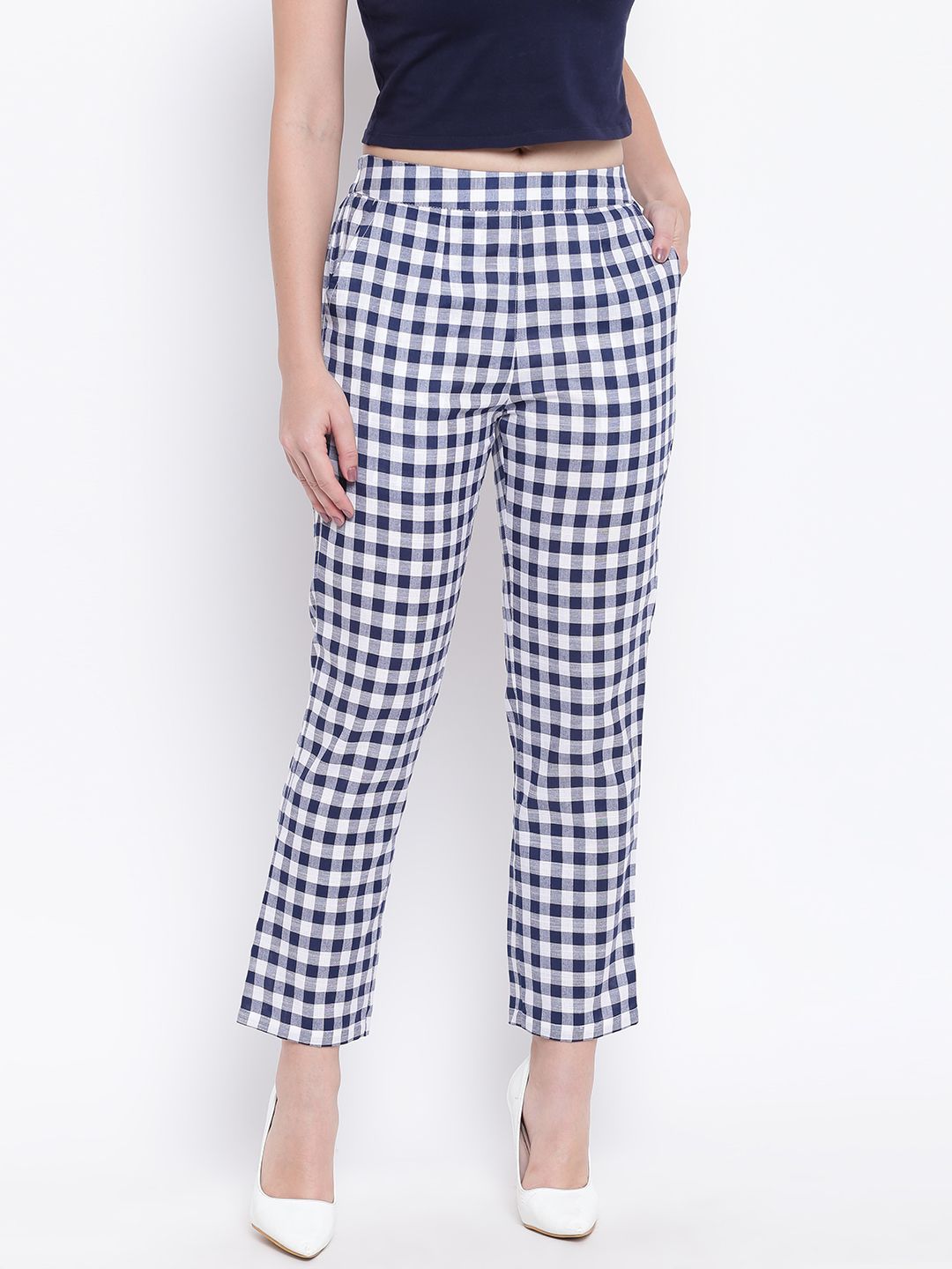 Be Indi Women White & Navy Blue Regular Fit Buffalo Checks Trousers