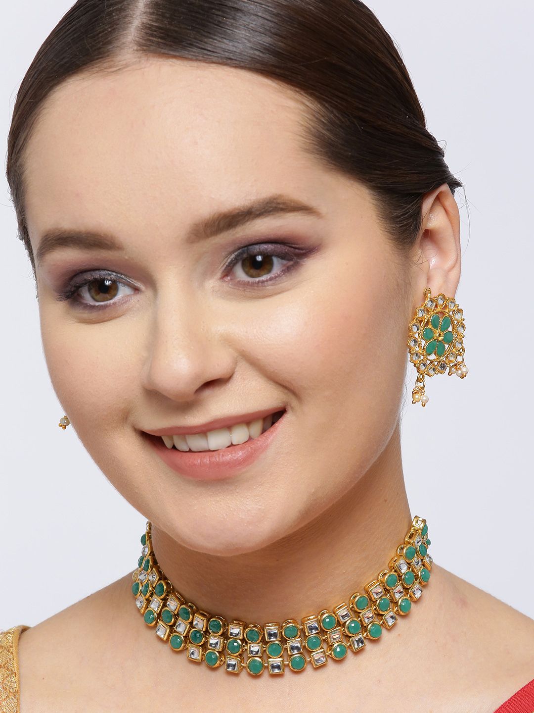 KARATCART Green Gold-Plated Kundan Studded Handcrafted Jewellery Set