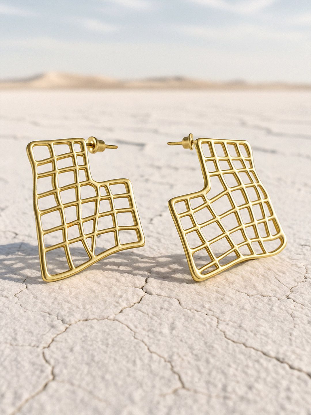 TOKYO TALKIES X rubans FASHION ACCESSORIES Gold-Plated Quirky Half Hoop Earrings