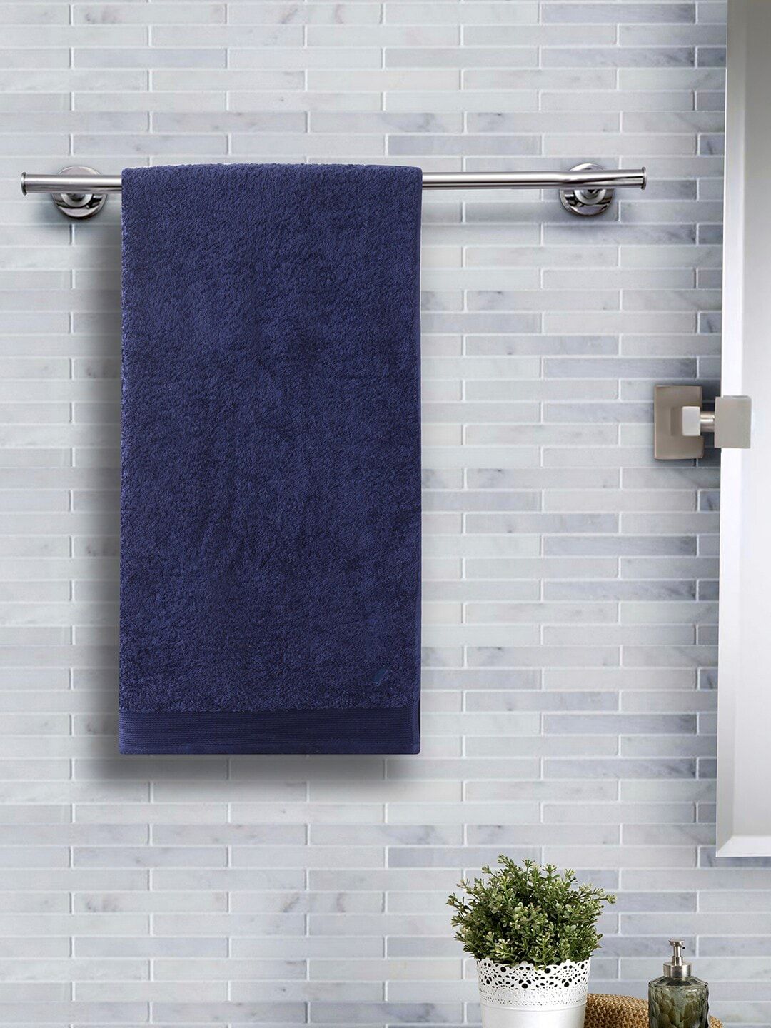 MASPAR Unisex Blue Solid 550 GSM Medium Bath Towel