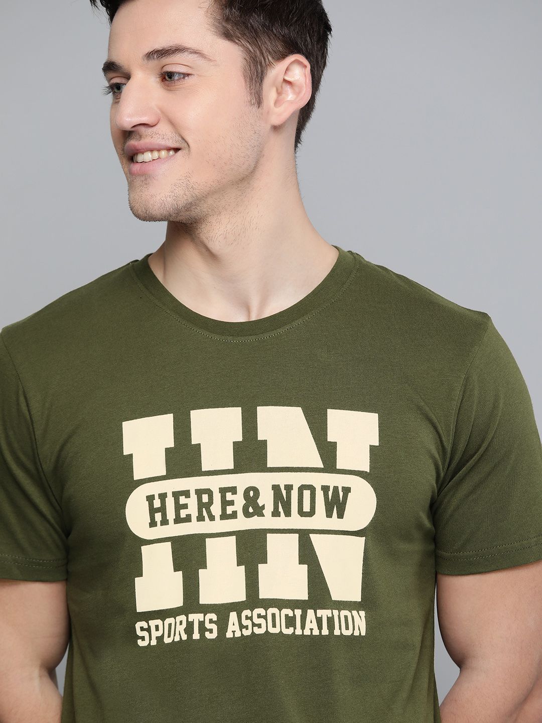 HERE&NOW Men Olive Green & Cream-Coloured Pure Cotton Printed Round Neck T-shirt